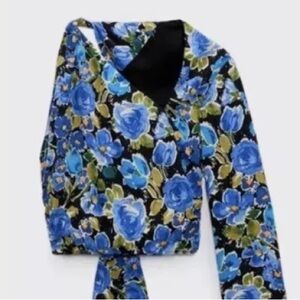 NWT ZARA zone shoulder blue floral asymmetrical crop blouse size medium